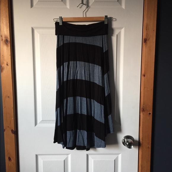 Le Chateau Asymmetrical Skirt - Picture 2 of 2